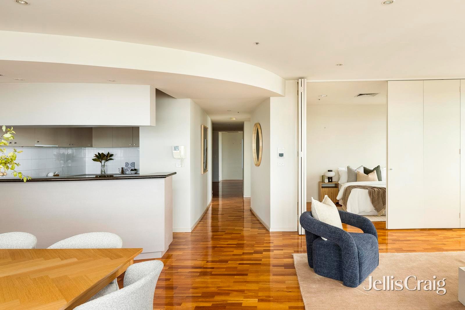 9A/9 Beach Street, Port Melbourne image 5