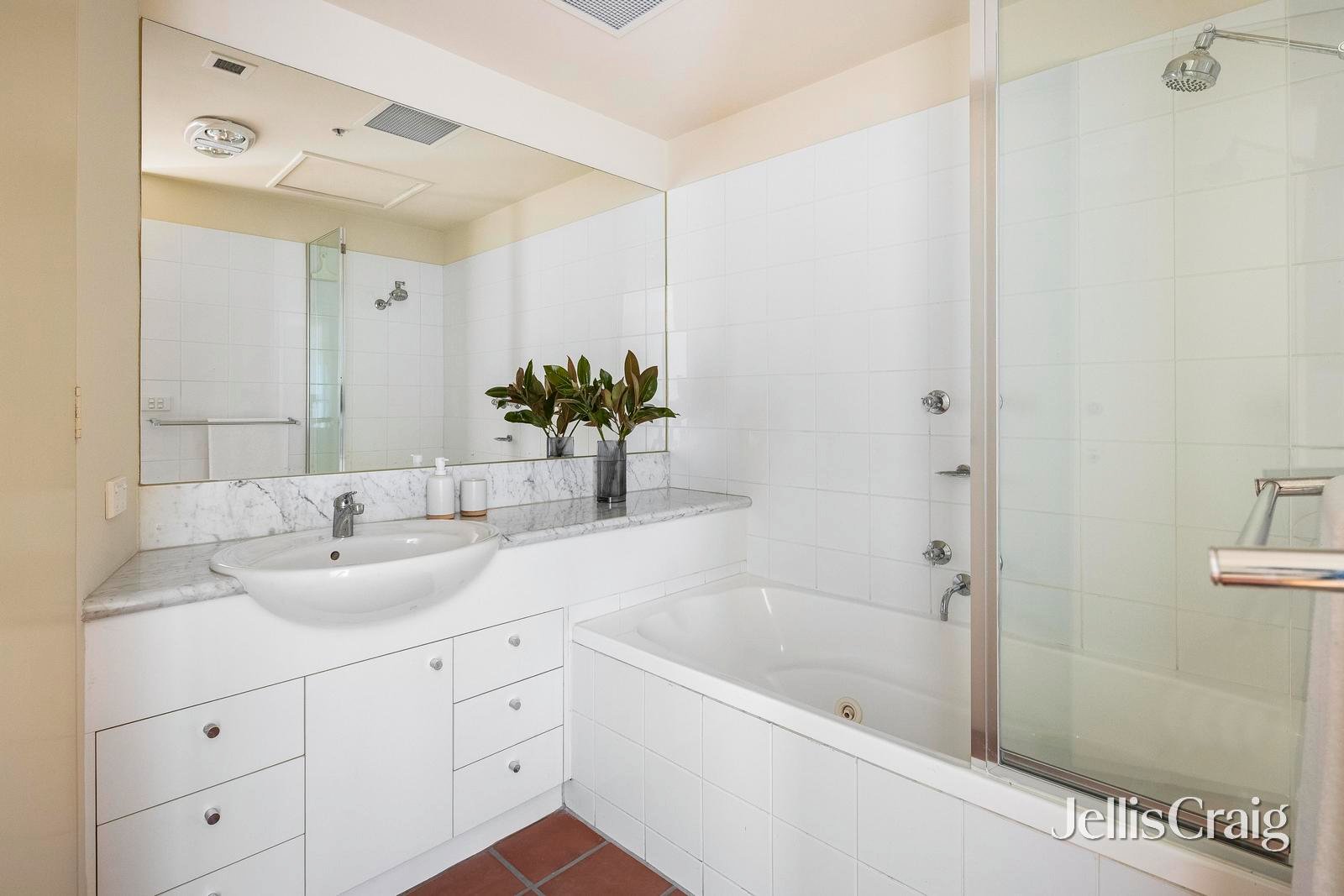 9A/9 Beach Street, Port Melbourne image 15