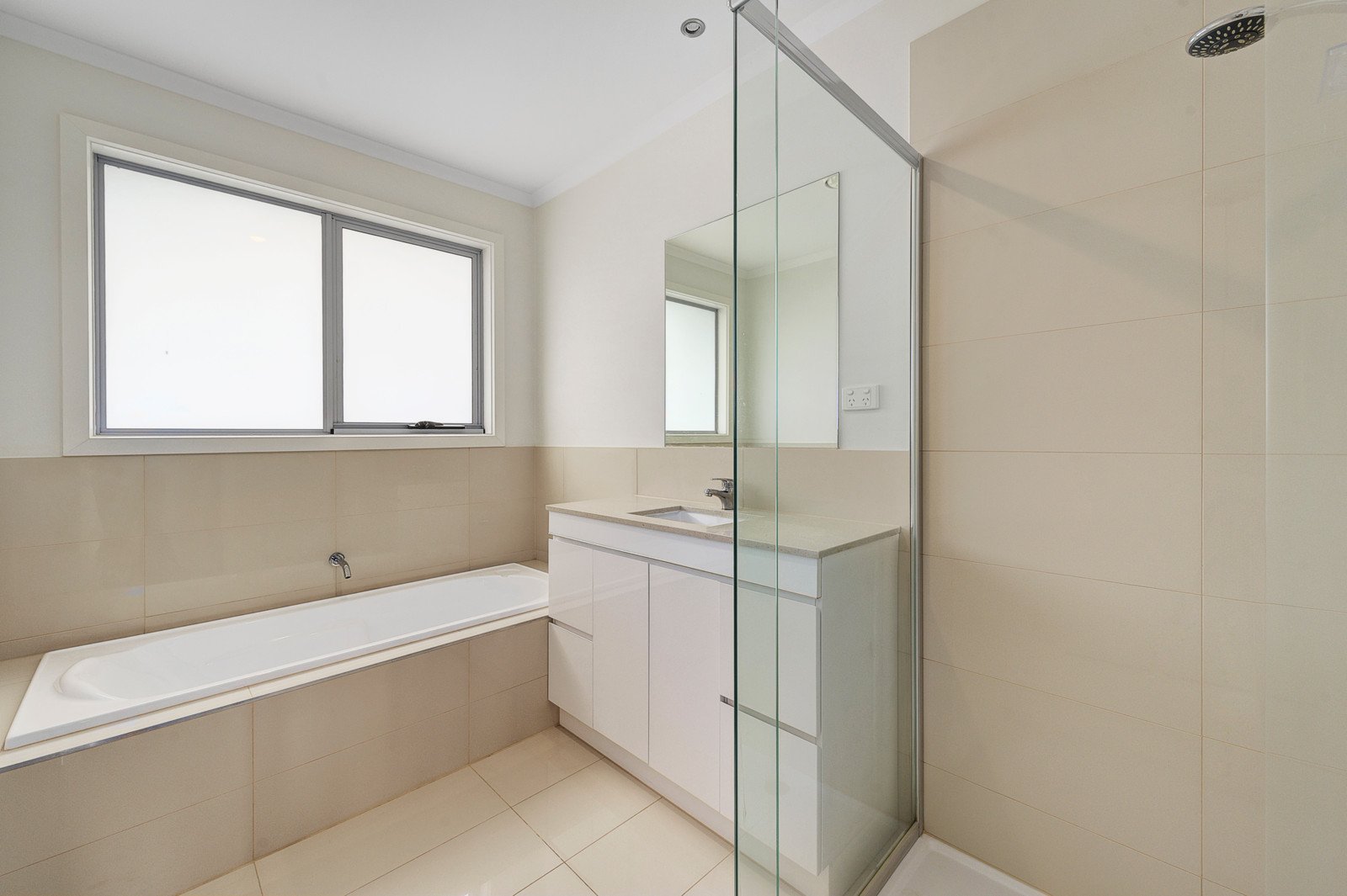 9B Fernhurst Drive, Glen Waverley, VIC 3150 Townhouse for Sale