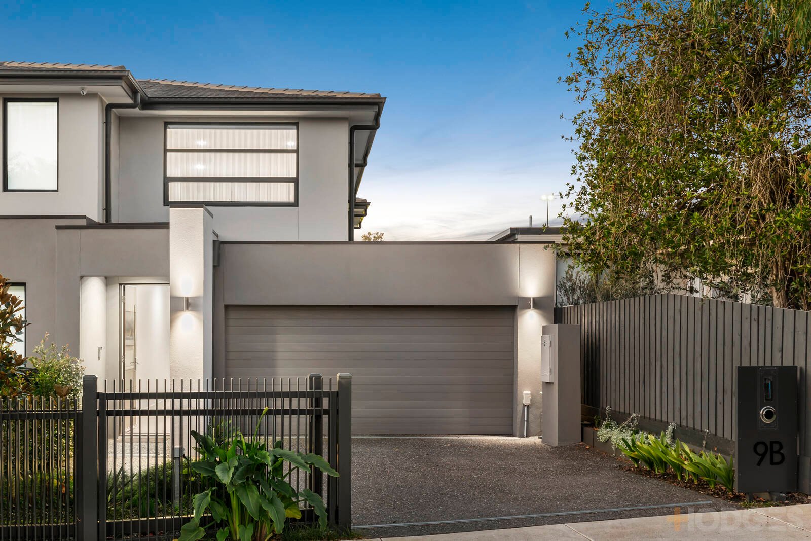 9B Widdop Crescent Hampton East