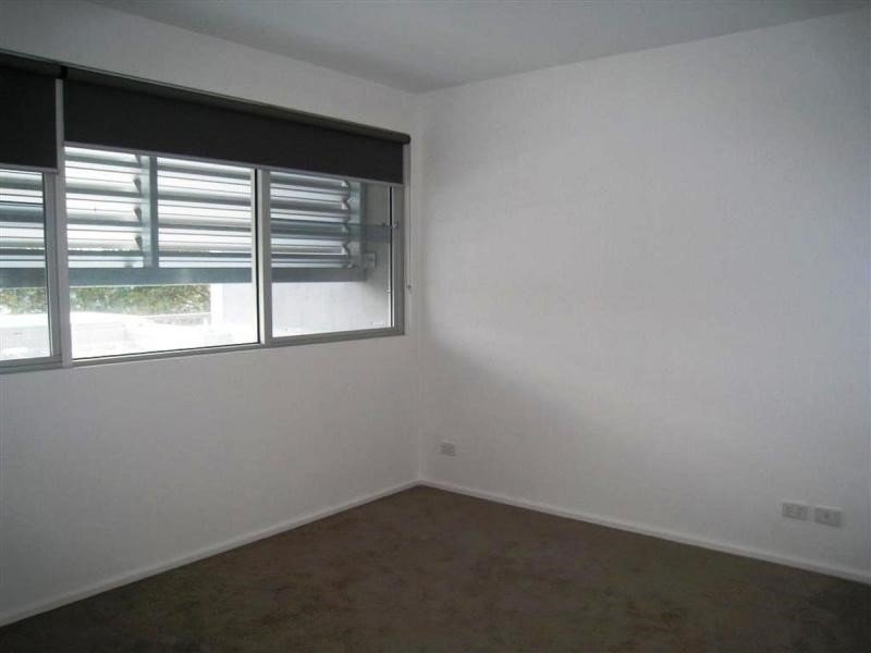 Property Gallery Thumbnail 3