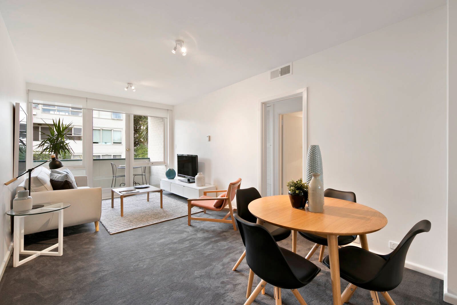 Property Gallery - Main Image