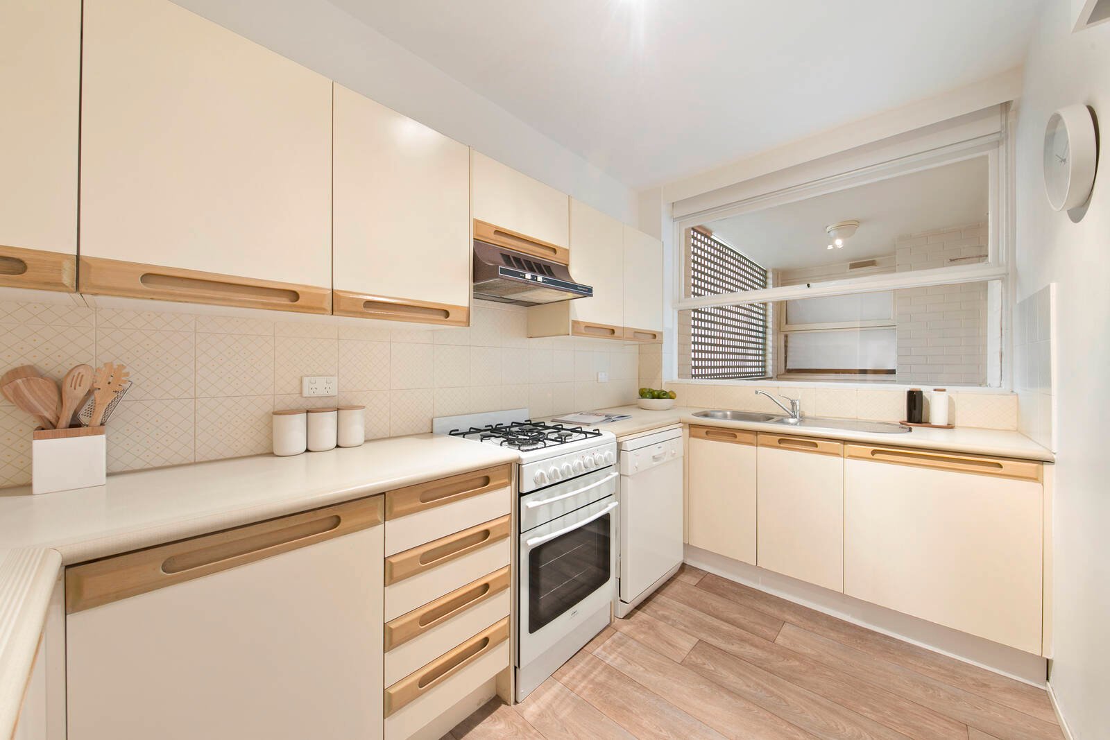 Property Gallery Thumbnail 3