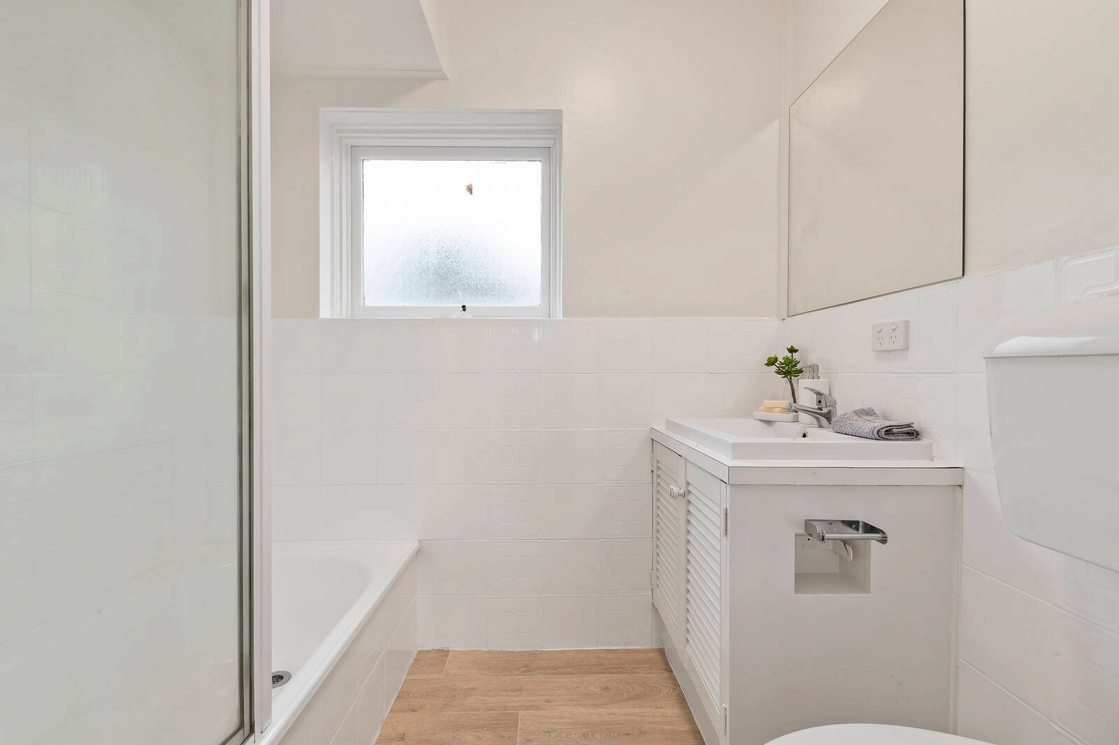 Property Gallery Thumbnail 8