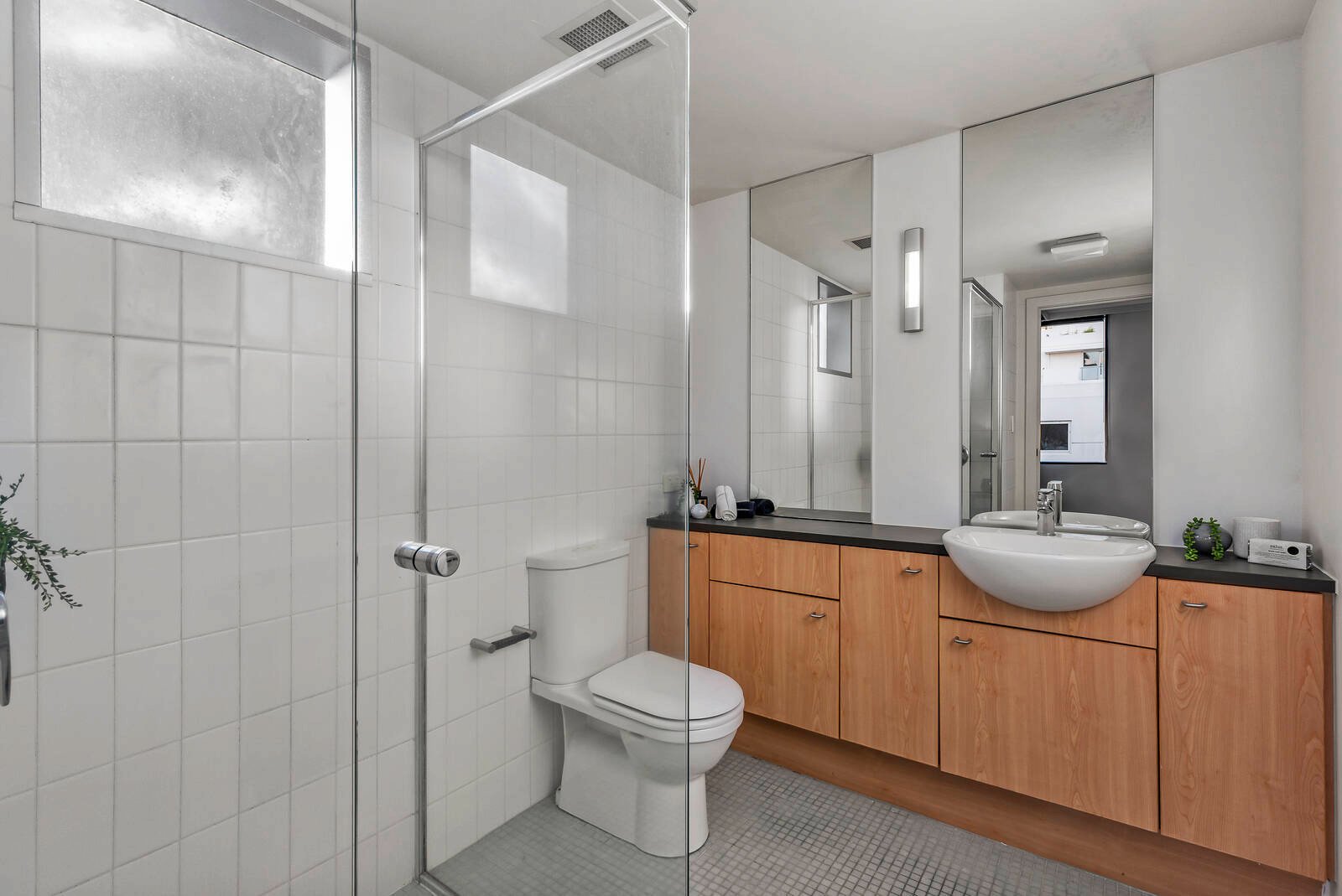 Property Gallery Thumbnail 9