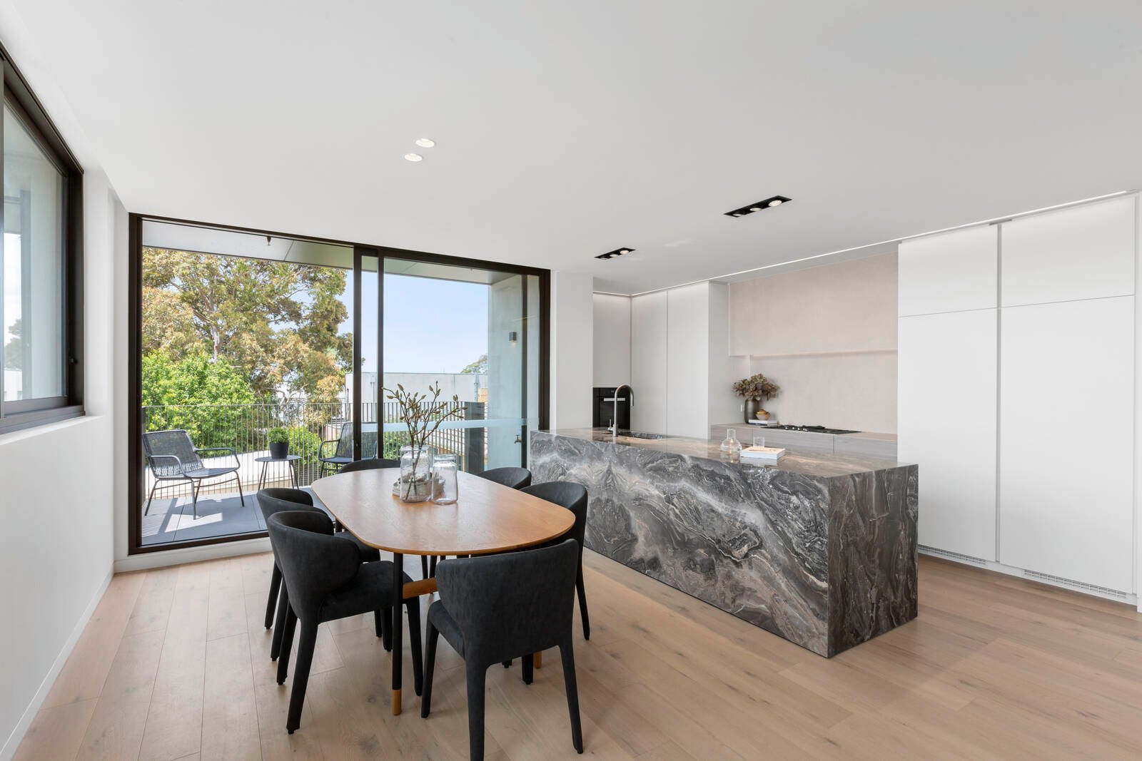 Property Gallery Thumbnail 3