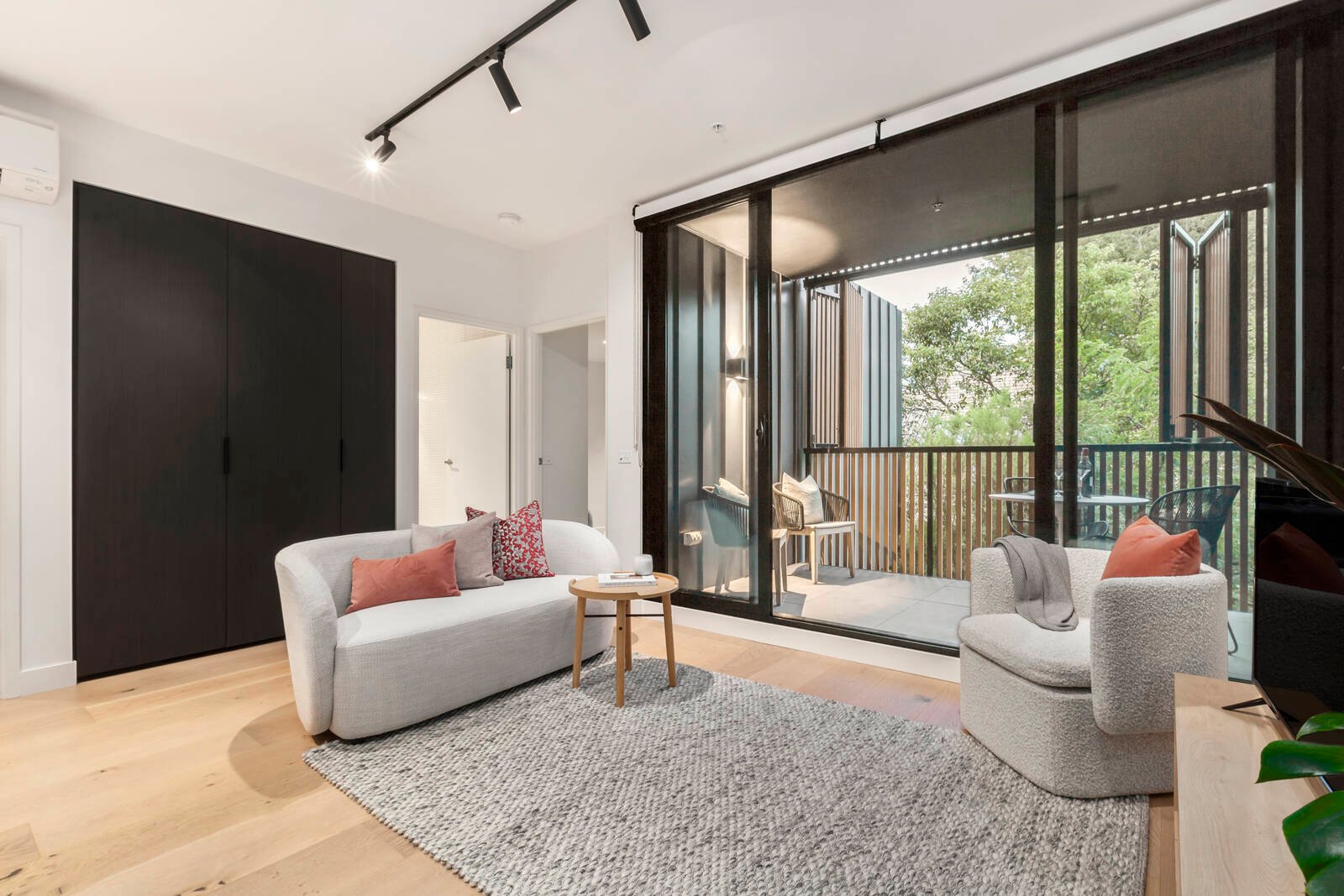 Property Gallery Thumbnail 5