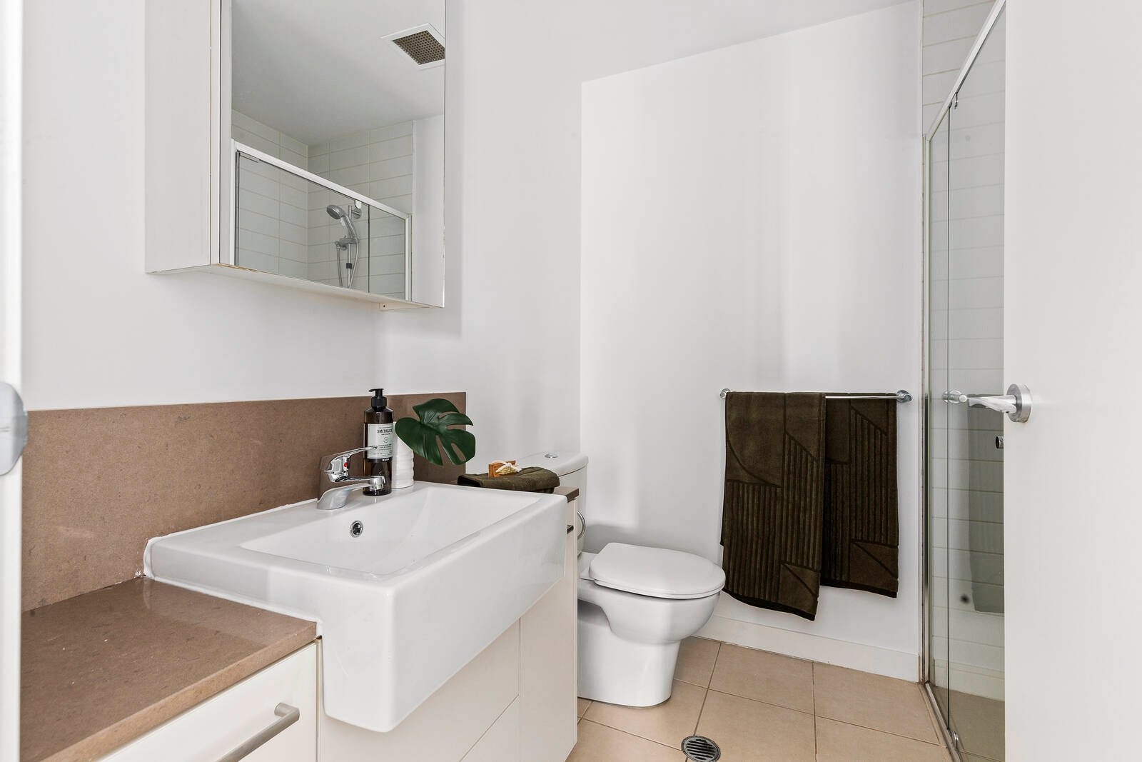 Property Gallery Thumbnail 9
