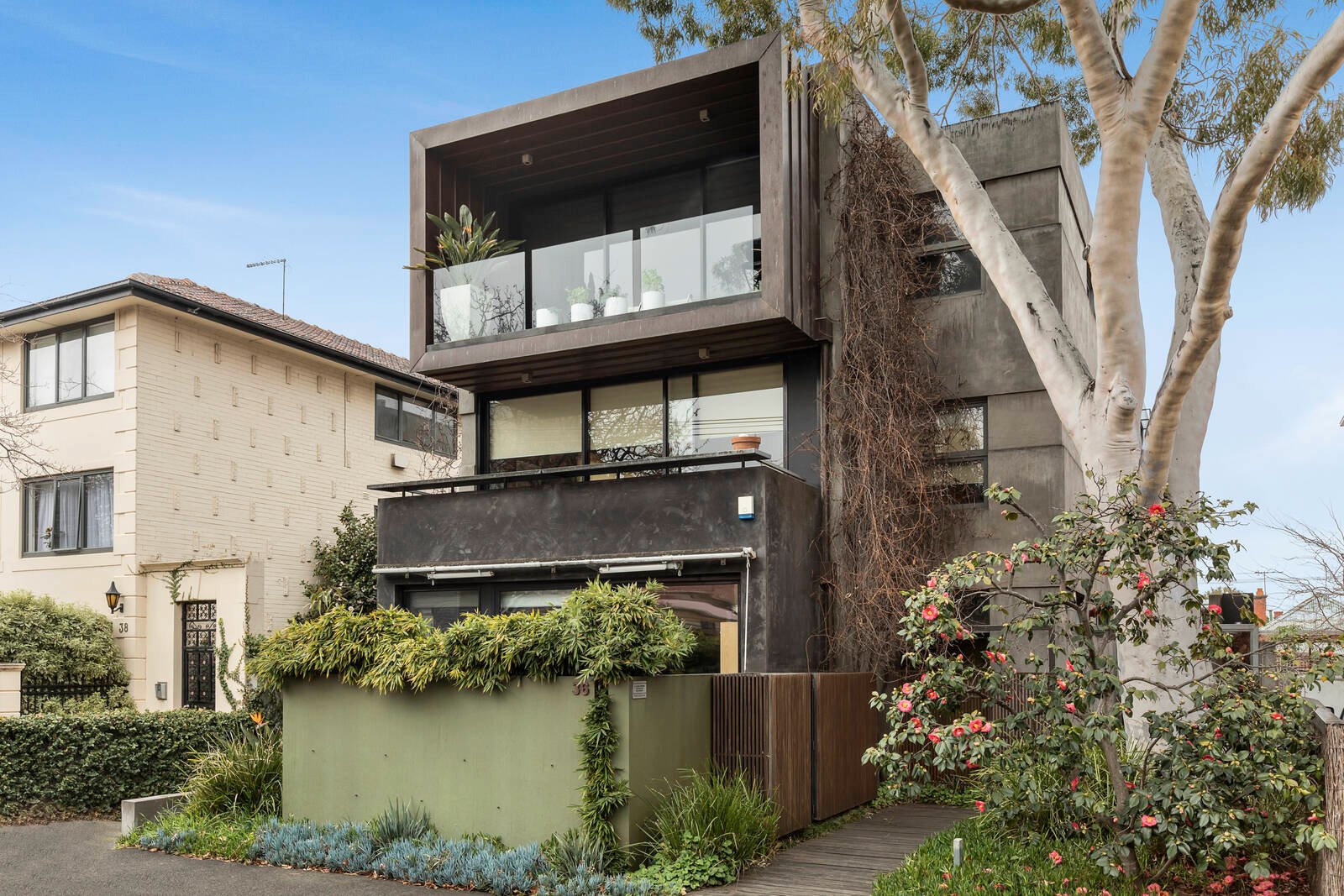 Property Gallery - Main Image