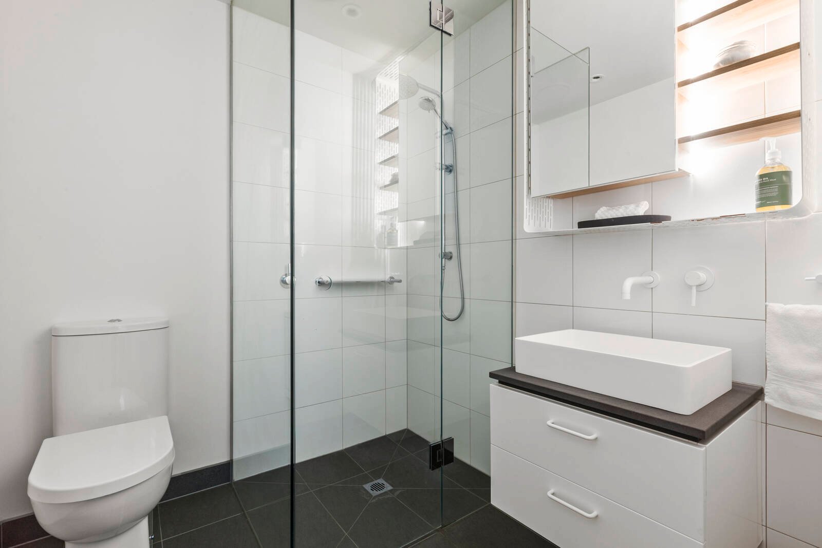 Property Gallery Thumbnail 8