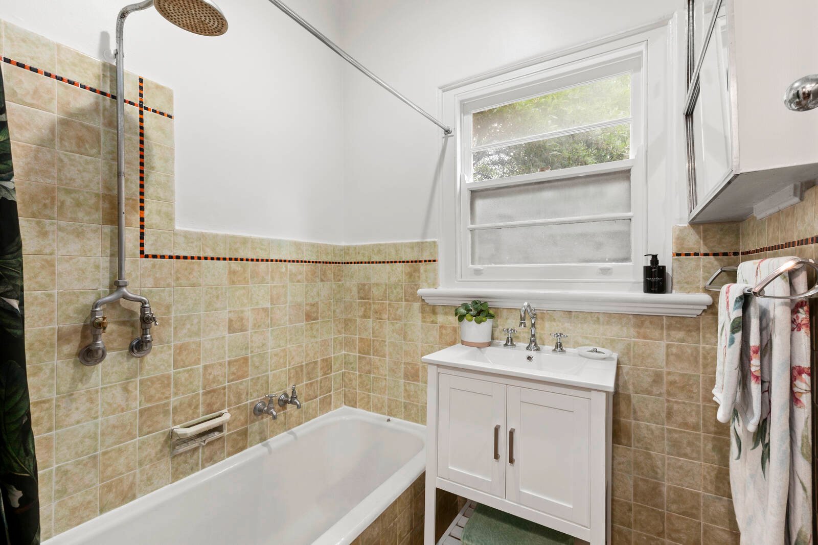 Property Gallery Thumbnail 10