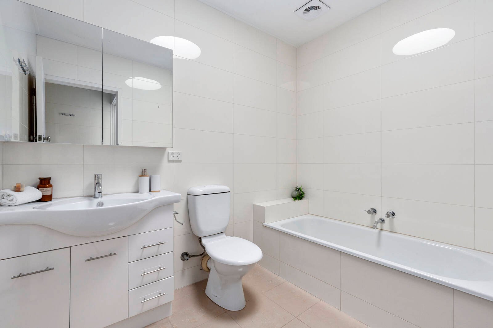 Property Gallery Thumbnail 11