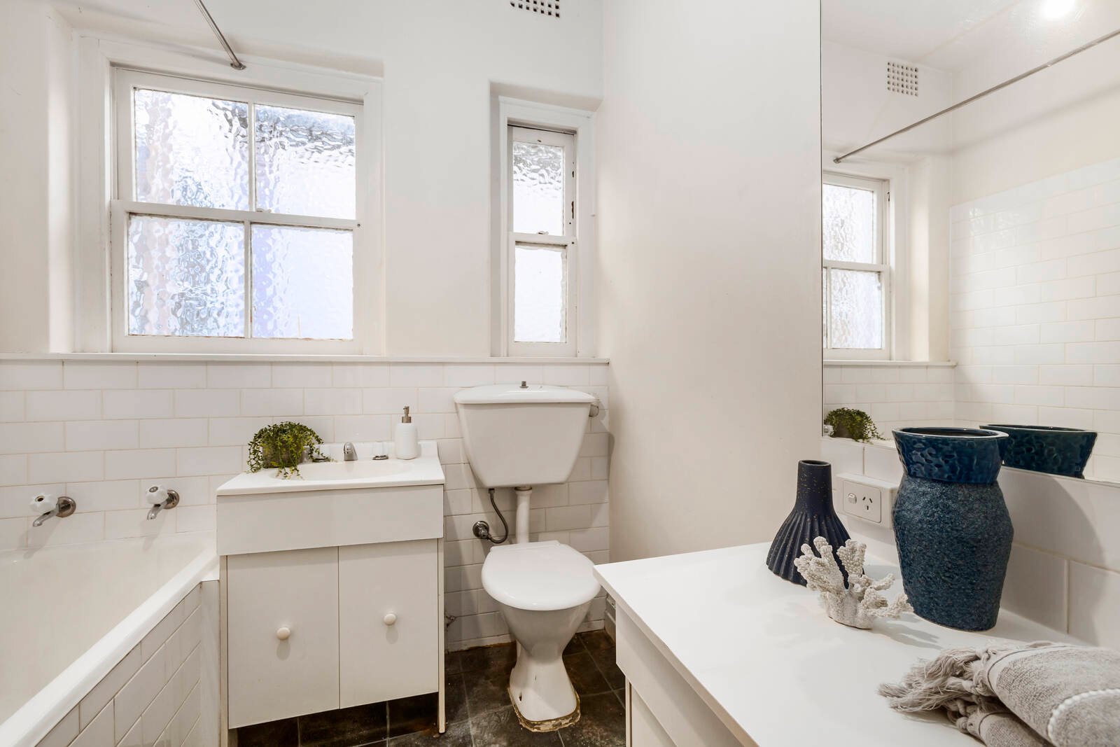 Property Gallery Thumbnail 8