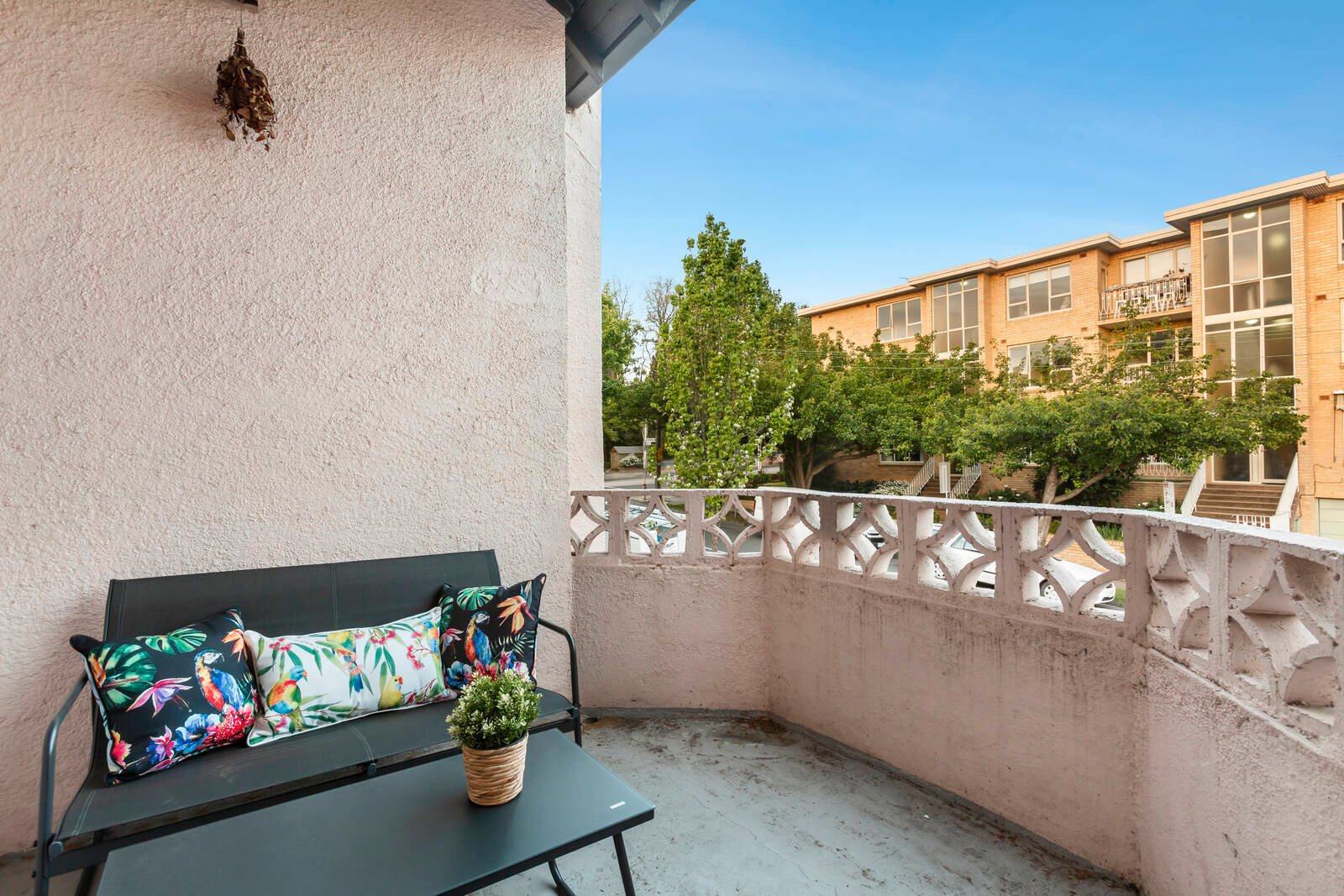 Property Gallery Thumbnail 9