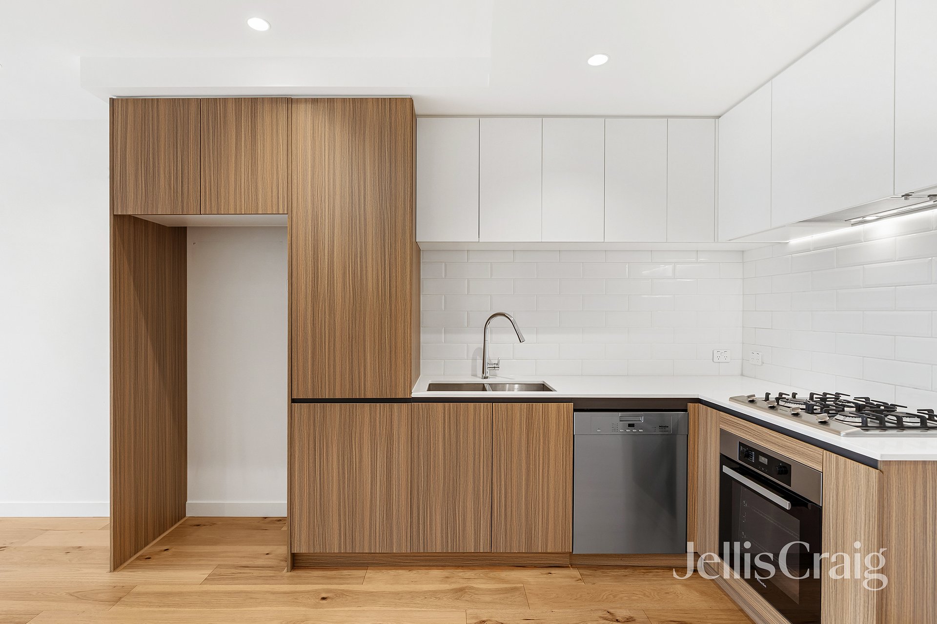 B103/27 Arthur Street, Eltham image 2