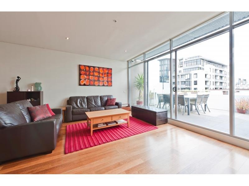 B402,84 Bay Street, Port Melbourne image 2