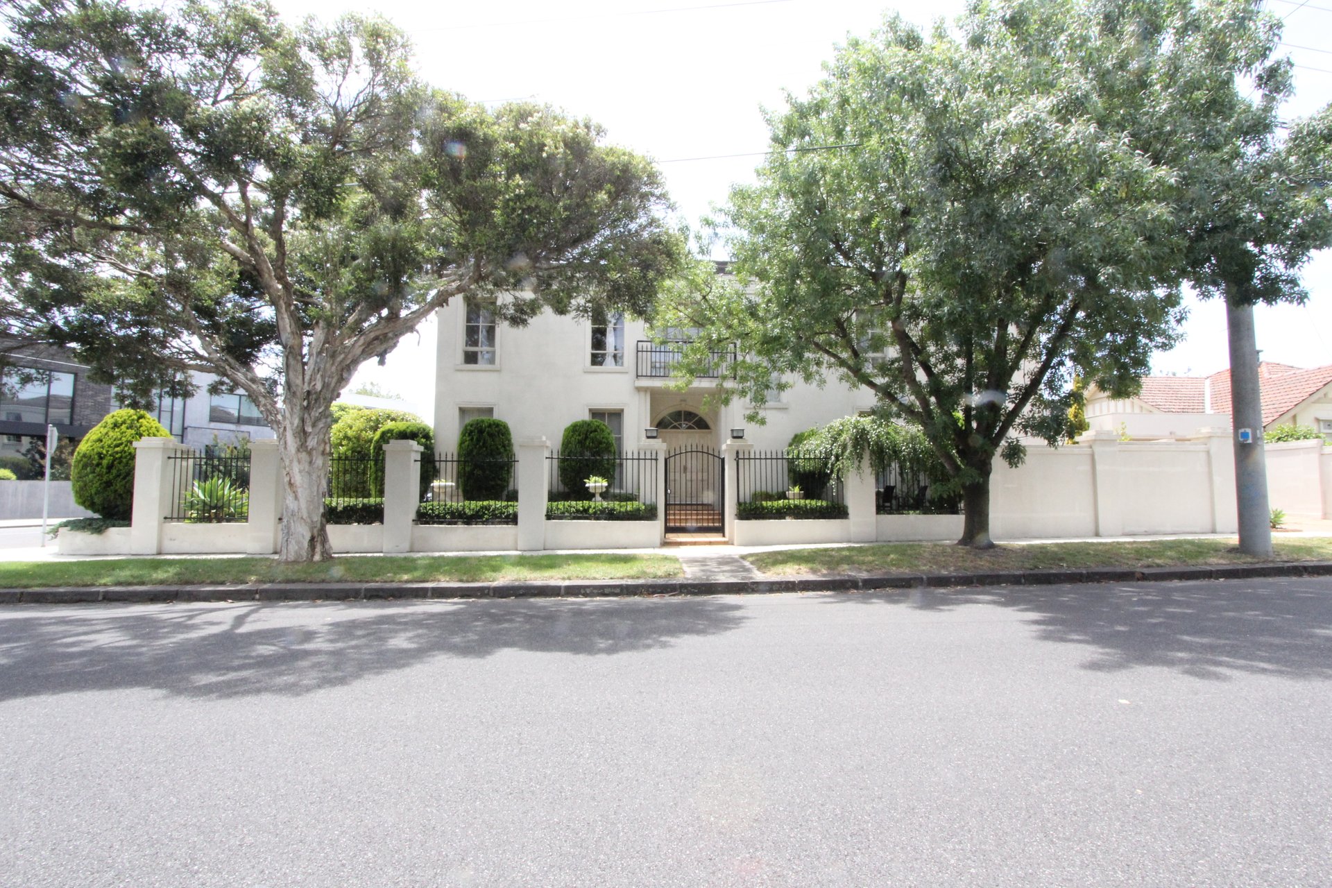 Property Gallery - Main Image