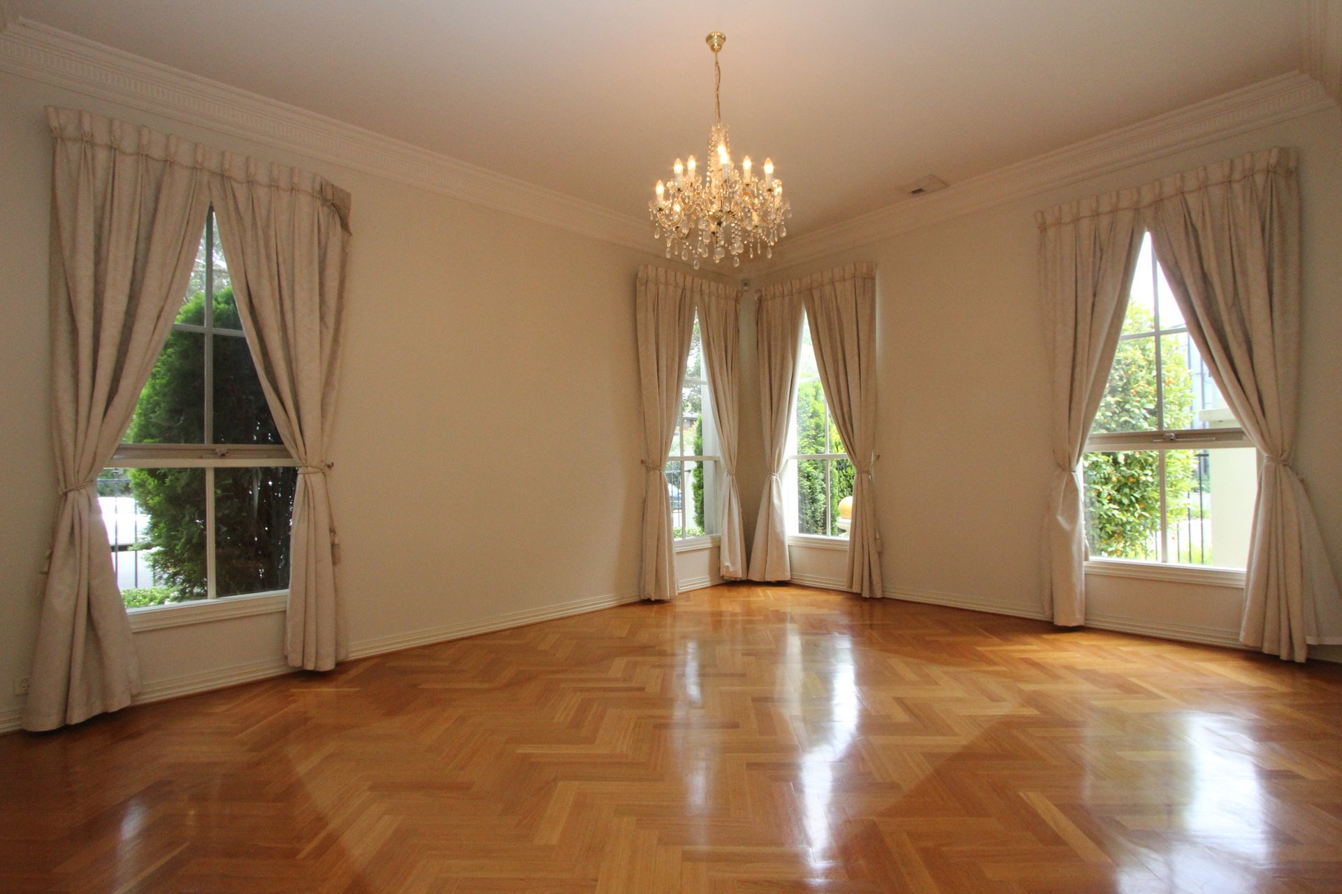 Property Gallery Thumbnail 2