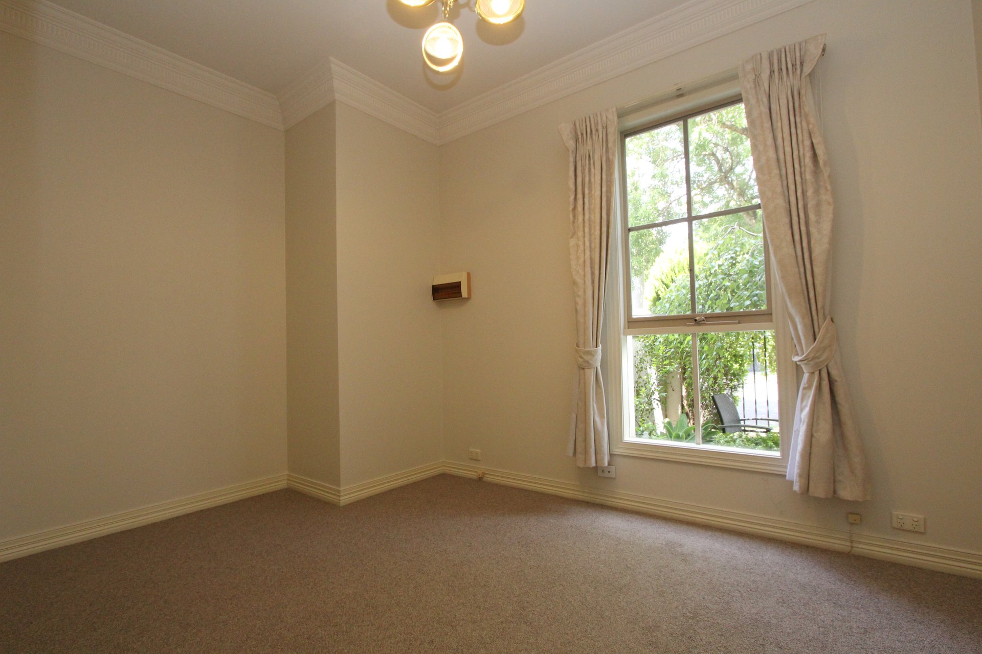 Property Gallery Thumbnail 7