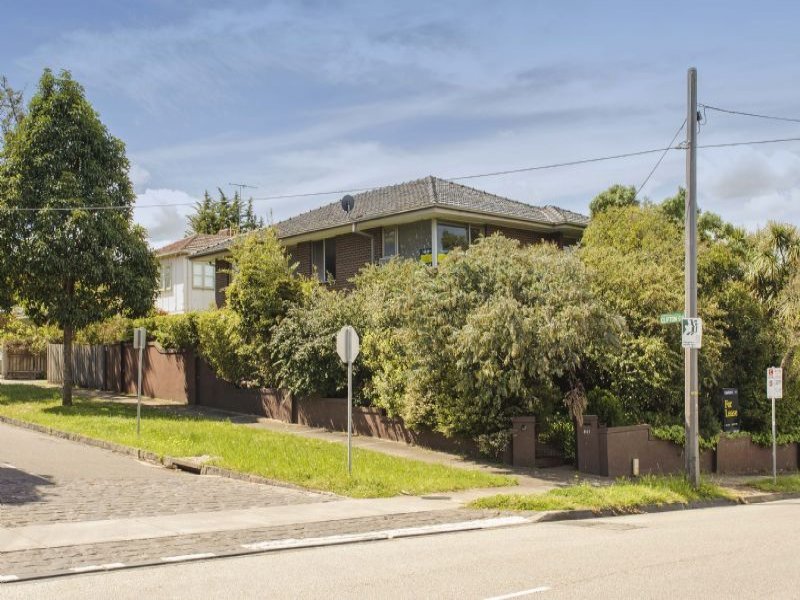 Corner of Toorak Road and Clifton Grove, Hawthorn East image 10