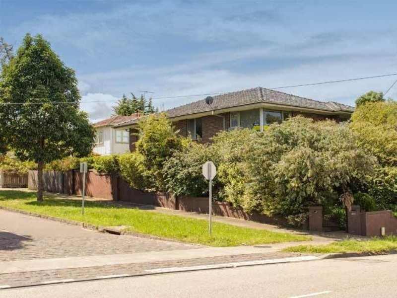 Corner of Toorak Road and Clifton Grove, Hawthorn East image 16