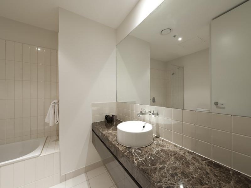 D101,52 Nott Street, Port Melbourne image 5