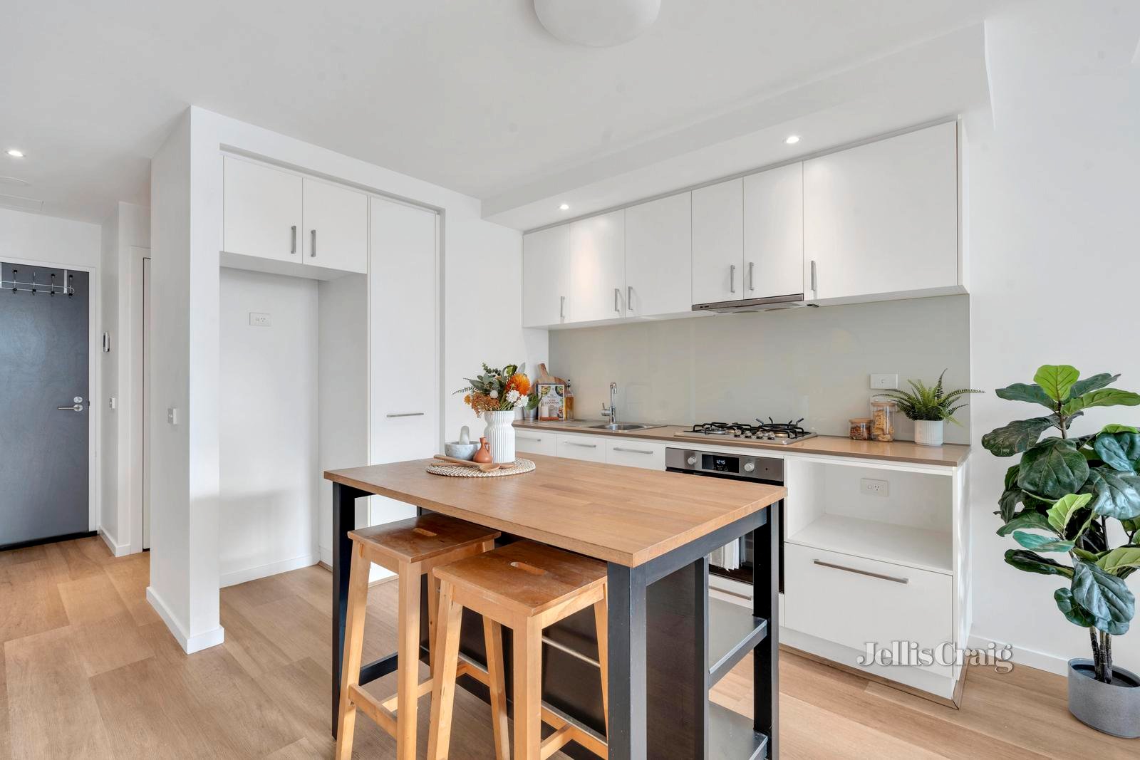 D113/460 Victoria Street, Brunswick image 4