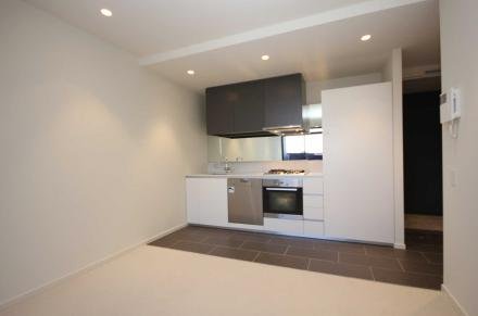 Property Gallery Thumbnail 3