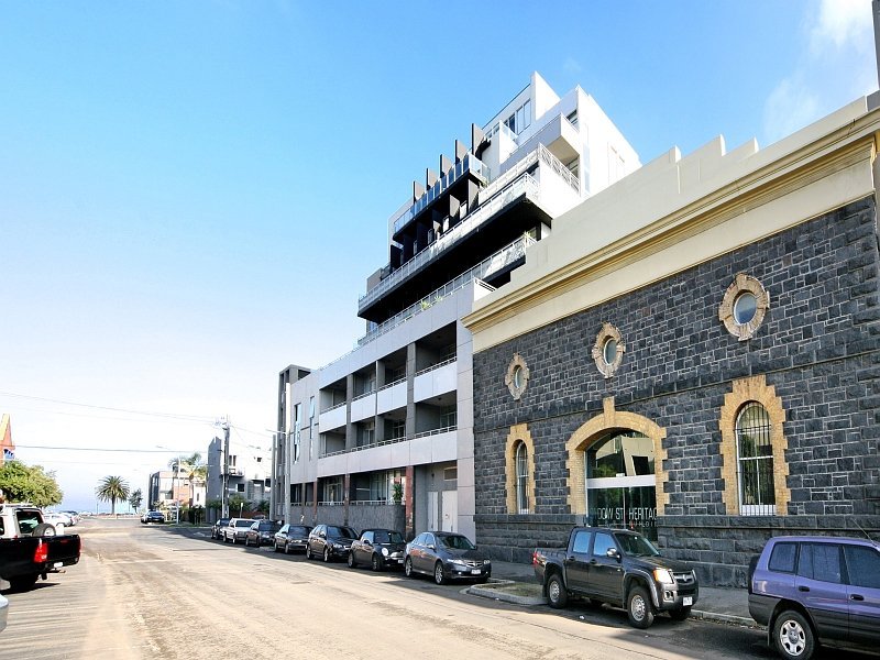 F203/91 Dow Street, Port Melbourne image 1
