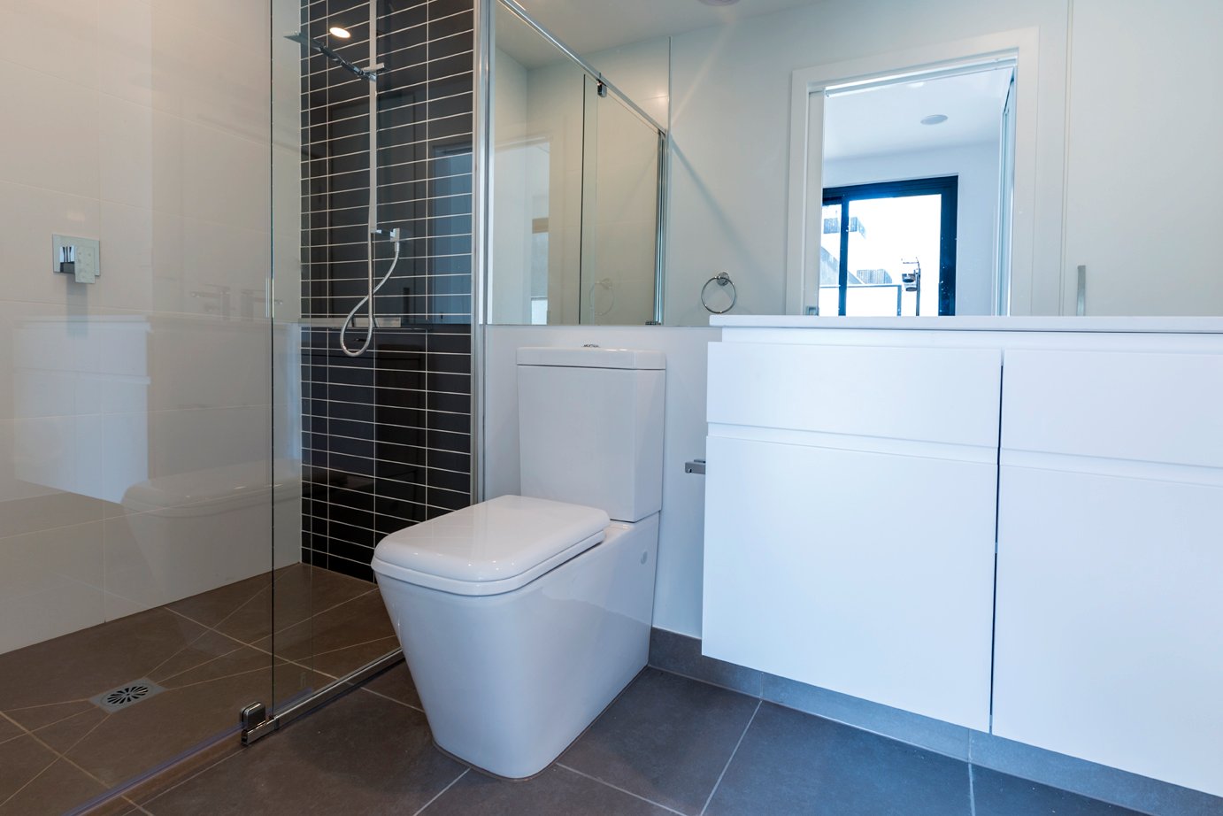 Property Gallery Thumbnail 6