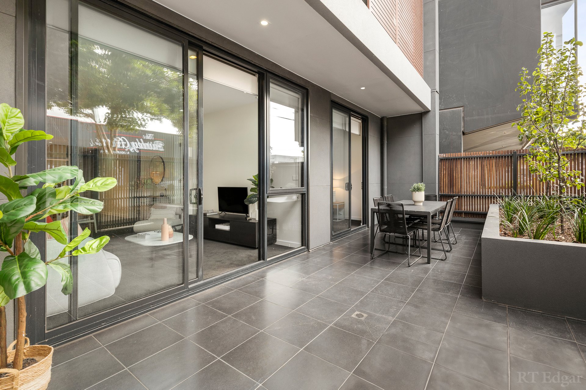Property Gallery Thumbnail 9