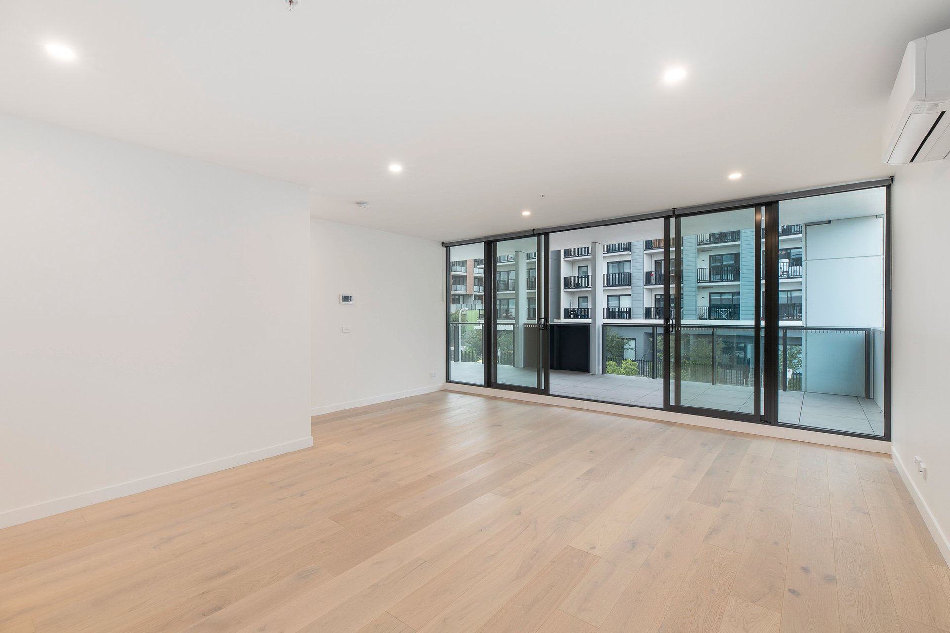 Property Gallery Thumbnail 3