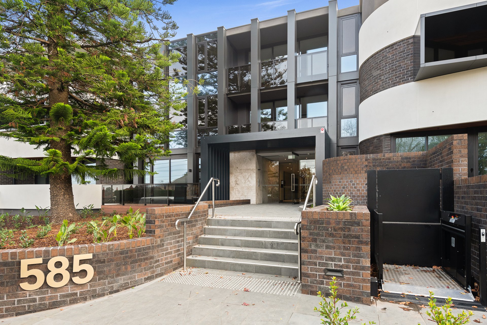 Property Gallery - Main Image