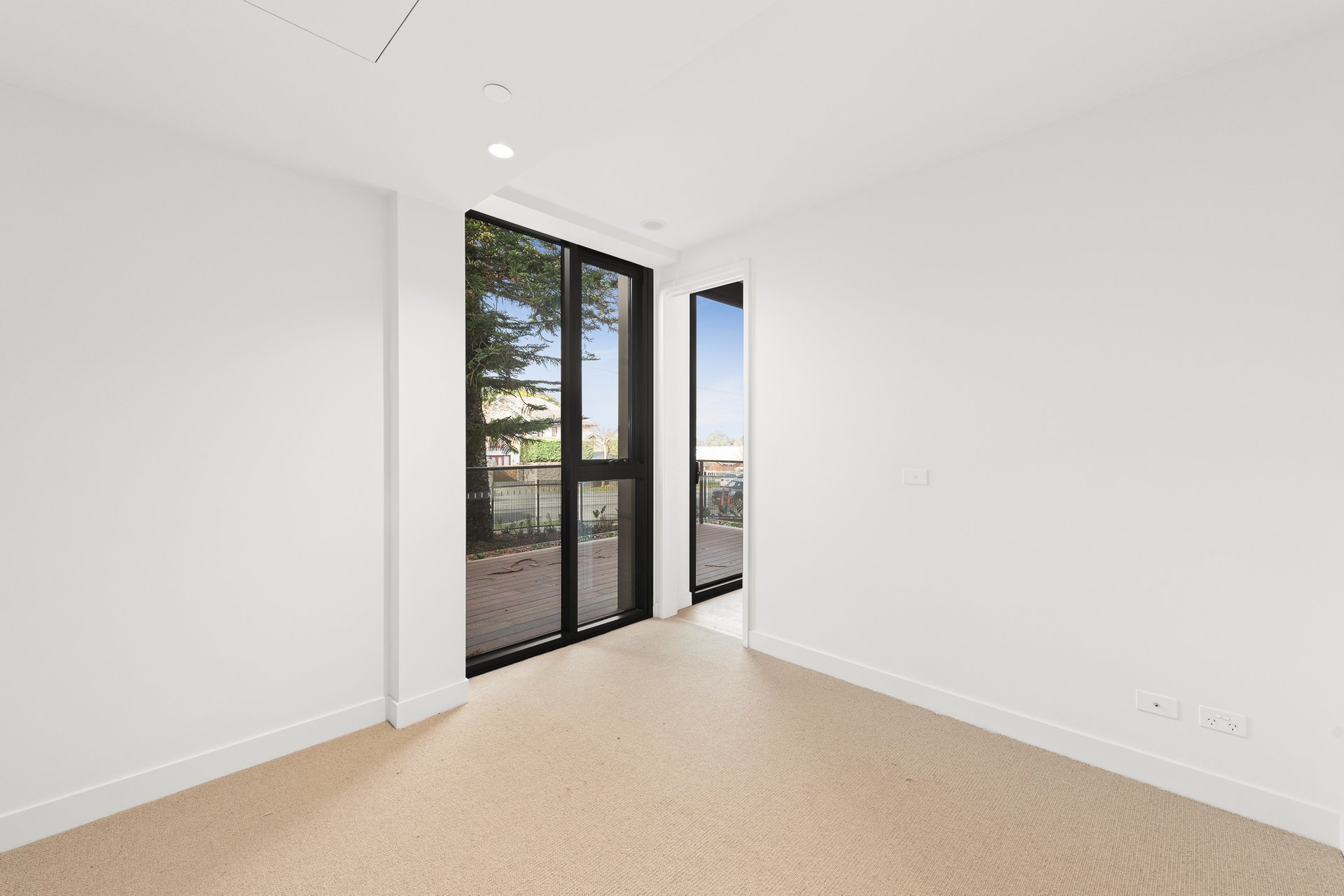 Property Gallery Thumbnail 5