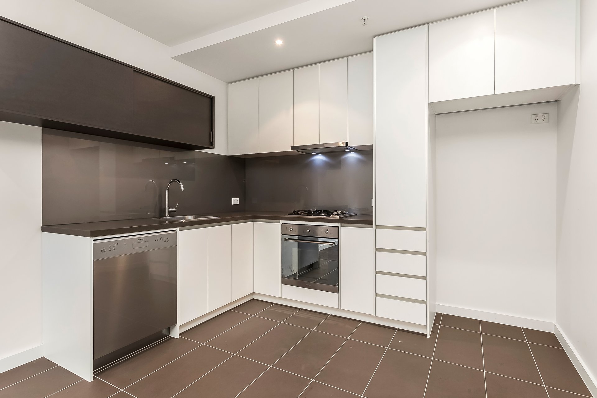 Property Gallery Thumbnail 3