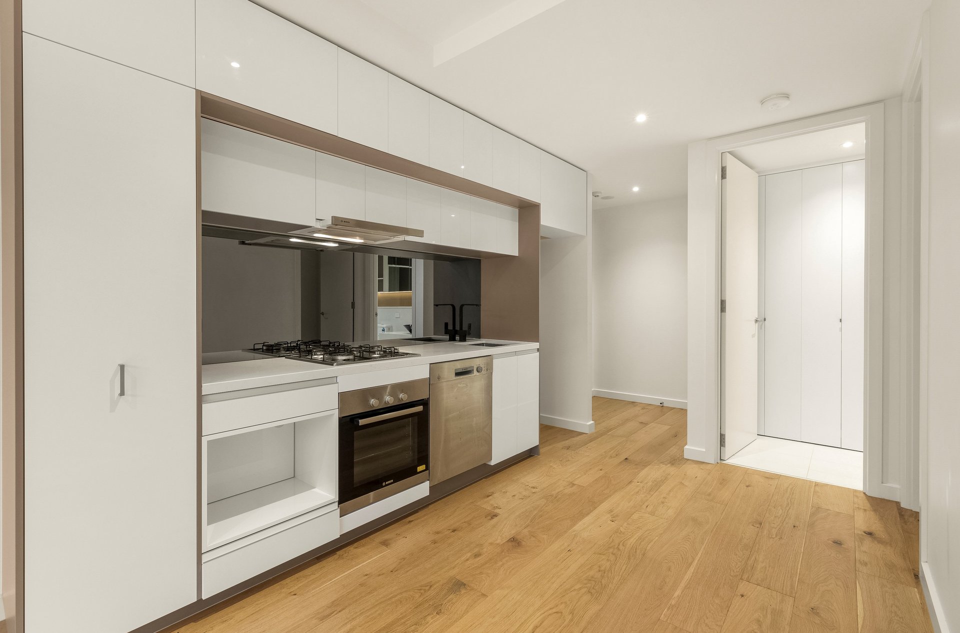 Property Gallery Thumbnail 6