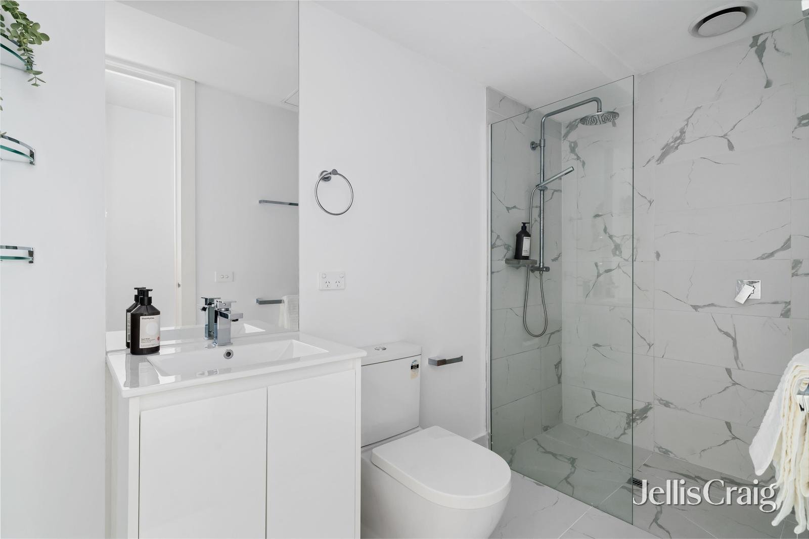 G04/1082 Burke Road, Balwyn North image 5