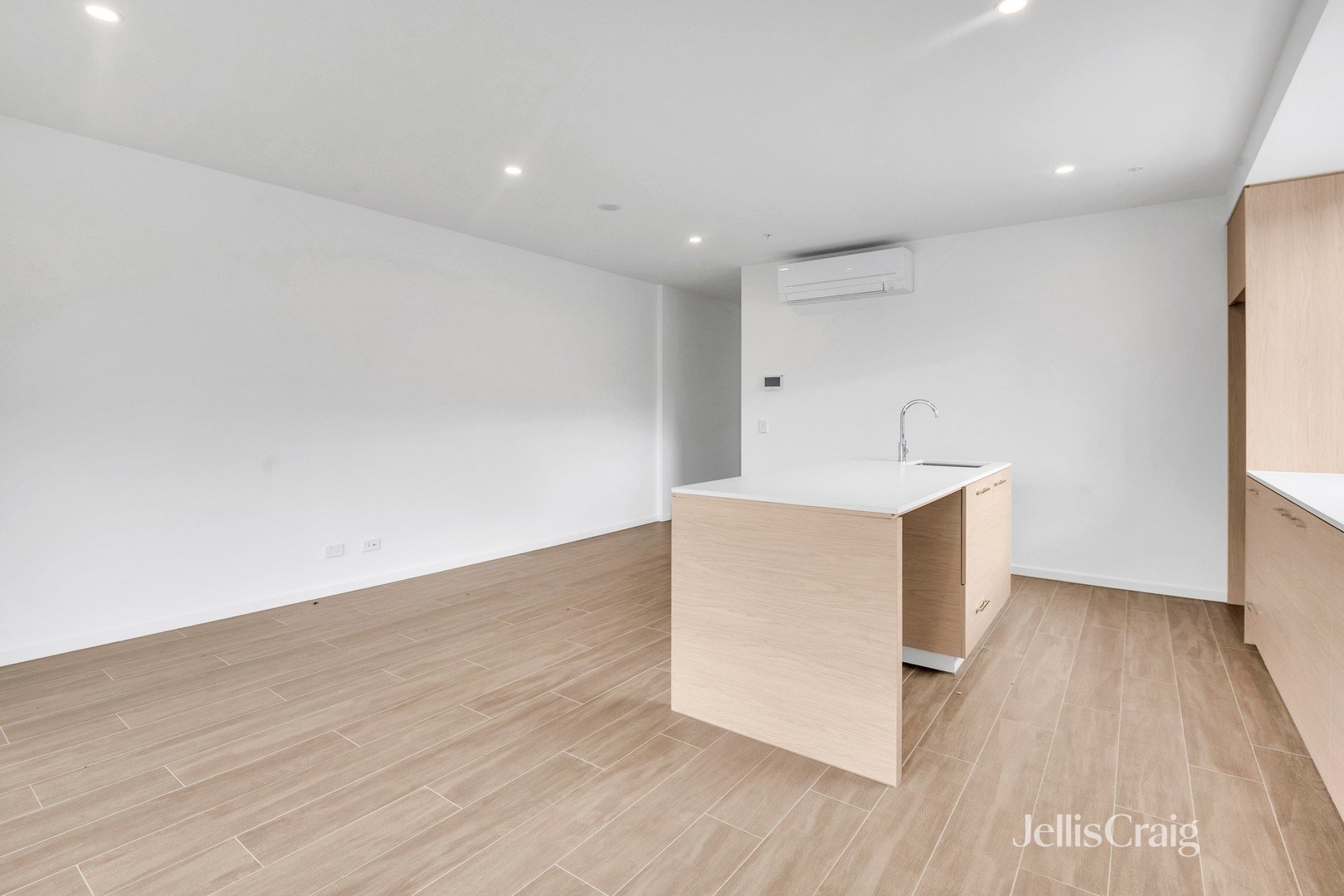 g04/11 Bent Street, Altona image 4