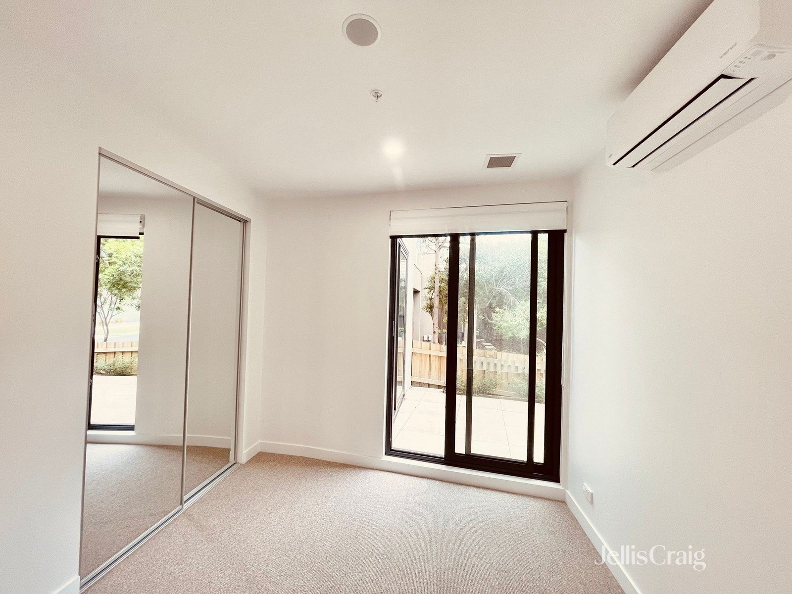 G04/11A Keiller Street, Hampton image 5