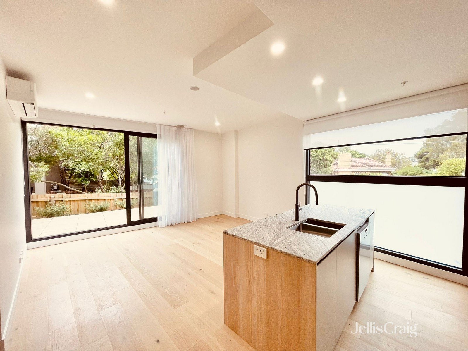 G04/11A Keiller Street, Hampton image 3