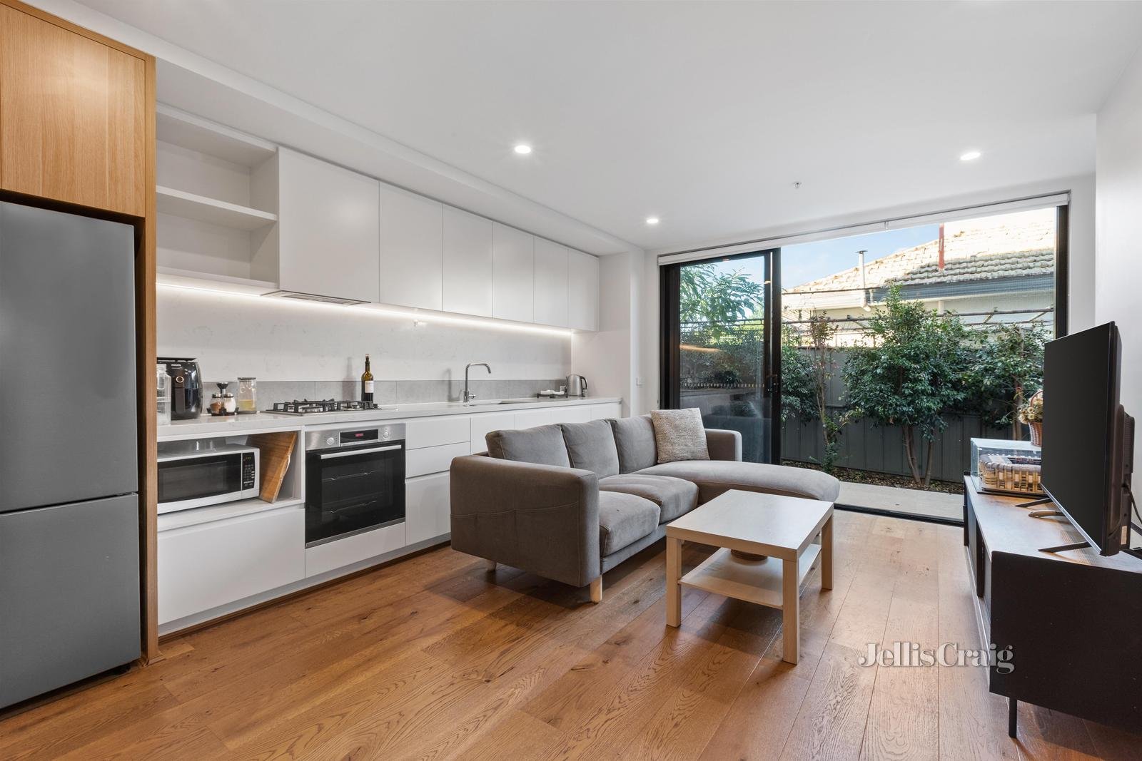 g04/1280 Toorak Road, Camberwell image 2