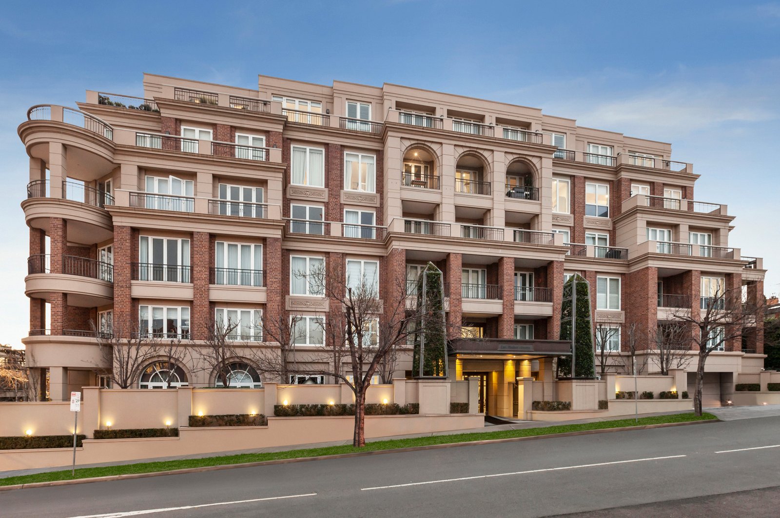 Property Gallery - Main Image