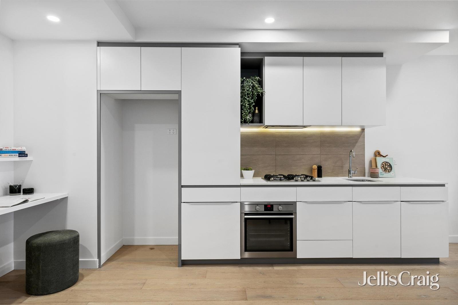 g06/143-147 Riversdale Road, Hawthorn image 2