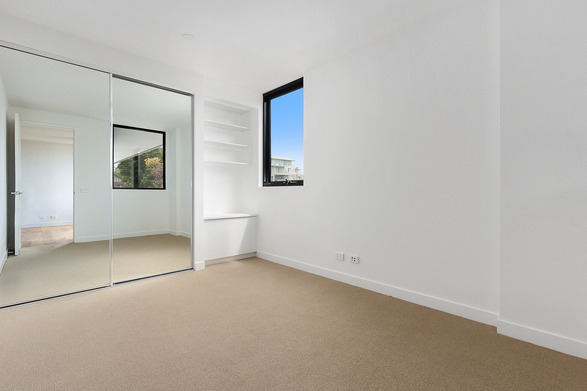 Property Gallery Thumbnail 4