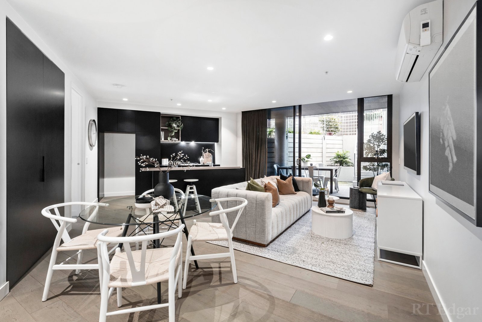 Property Gallery - Main Image