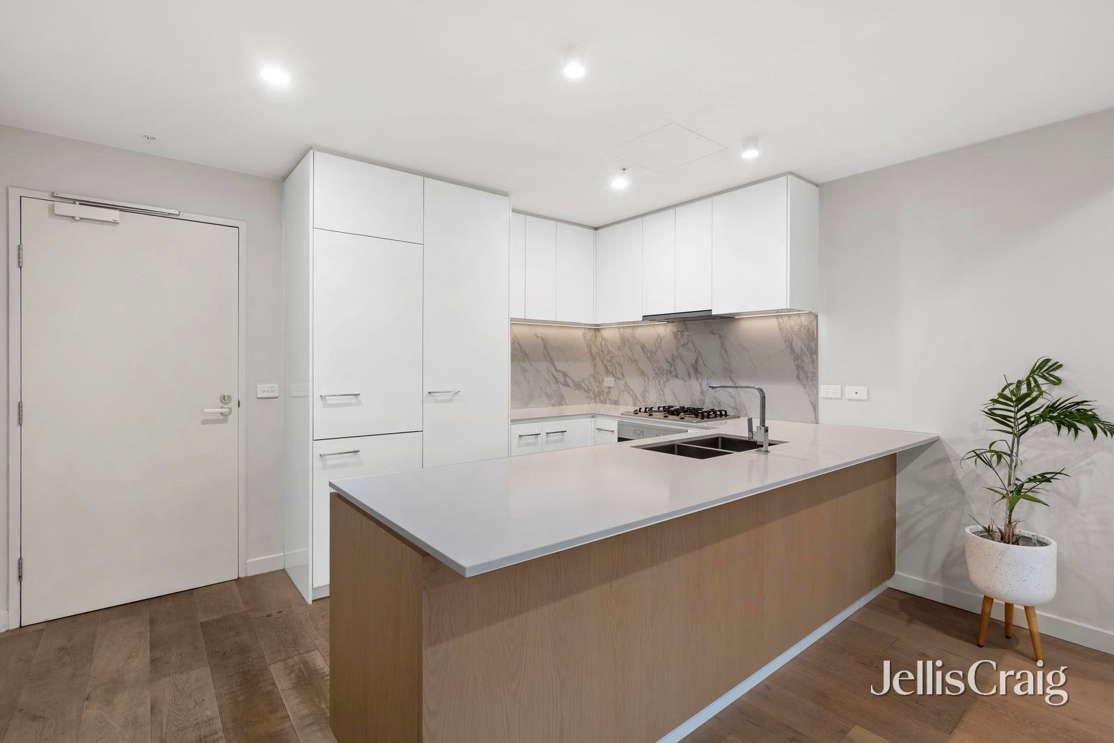 G07/832 Doncaster Road, Doncaster image 3