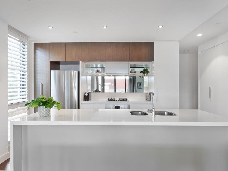 G08/201 Whitehorse Road, Balwyn image 2