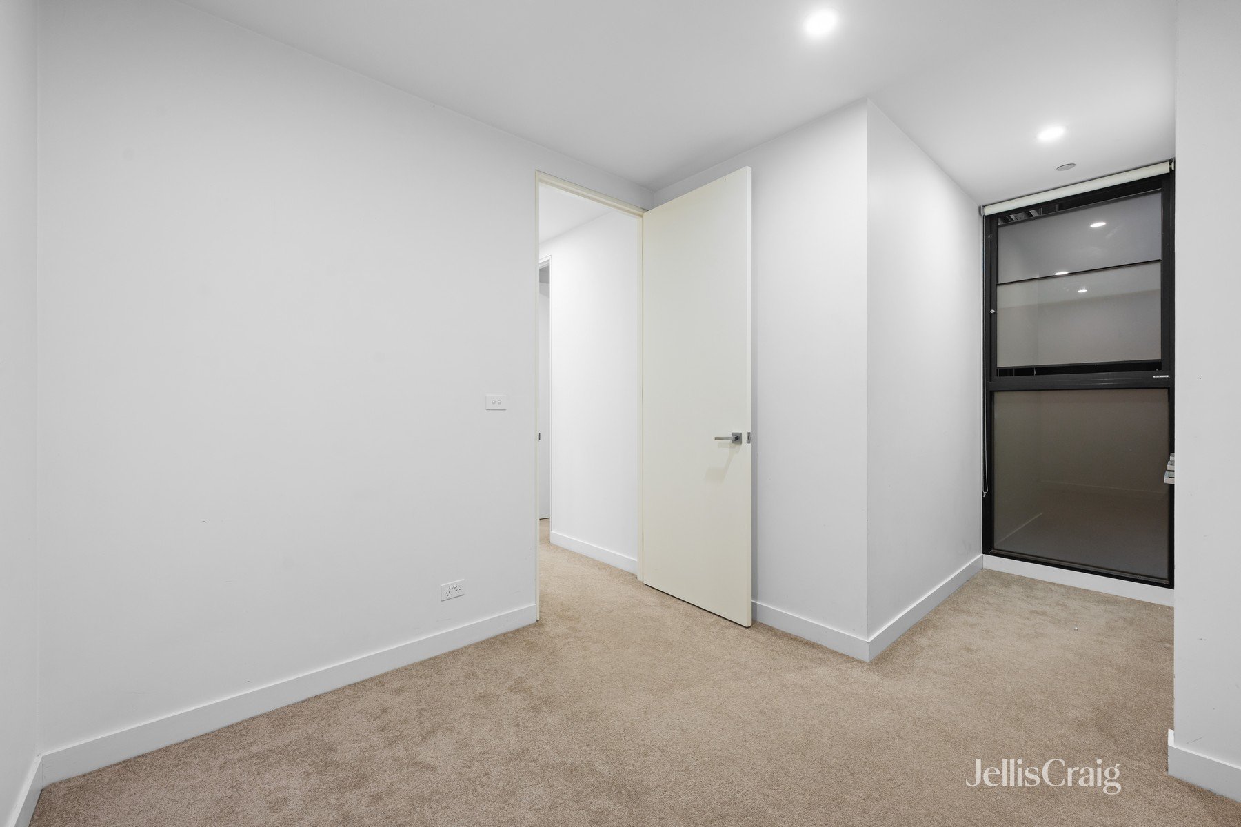 G08/97 Flemington Road, North&nbsp;Melbourne image 4