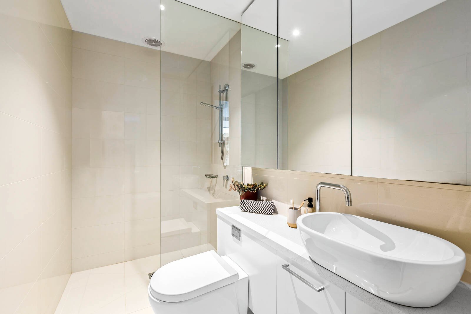 Property Gallery Thumbnail 6