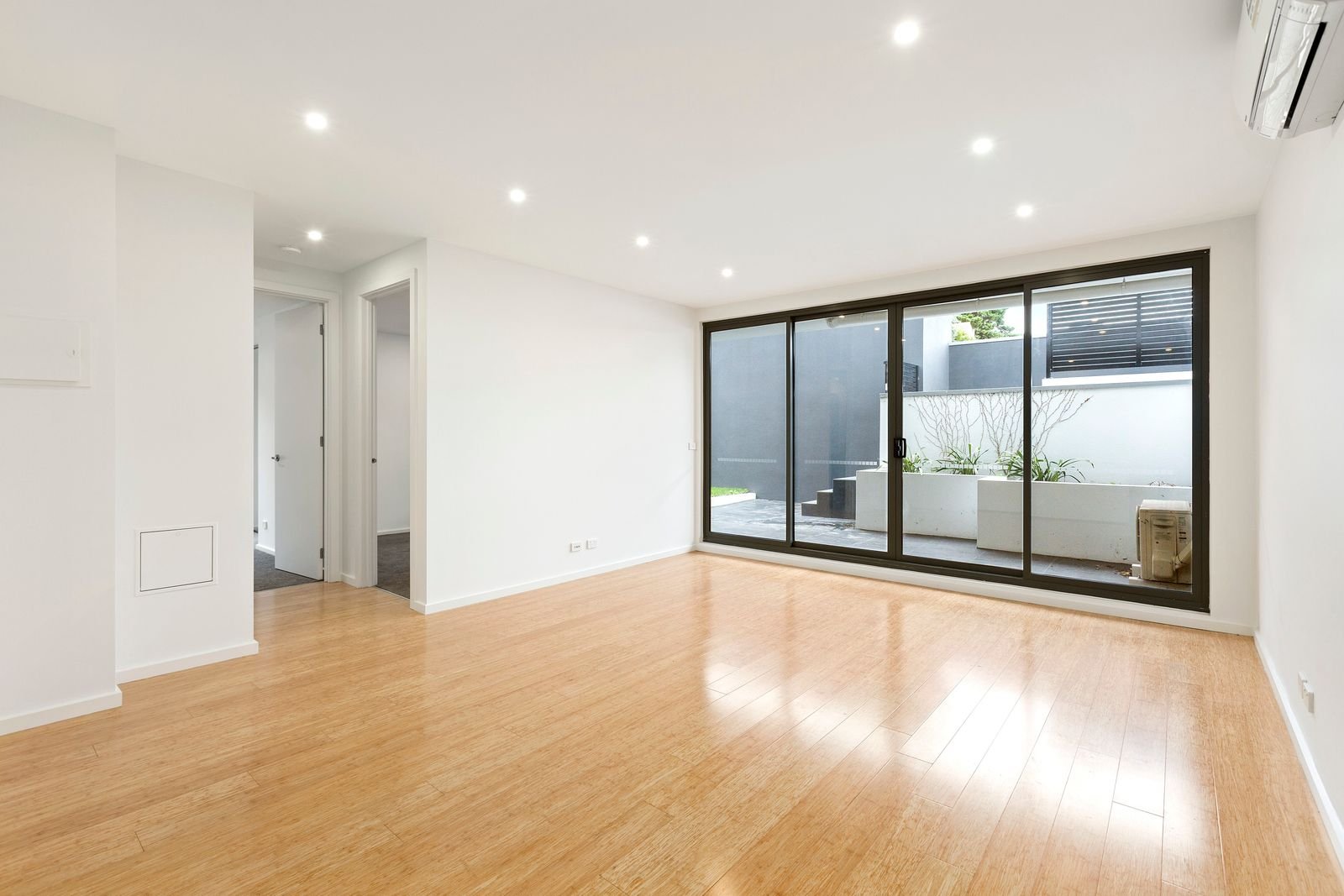 Property Gallery Thumbnail 3